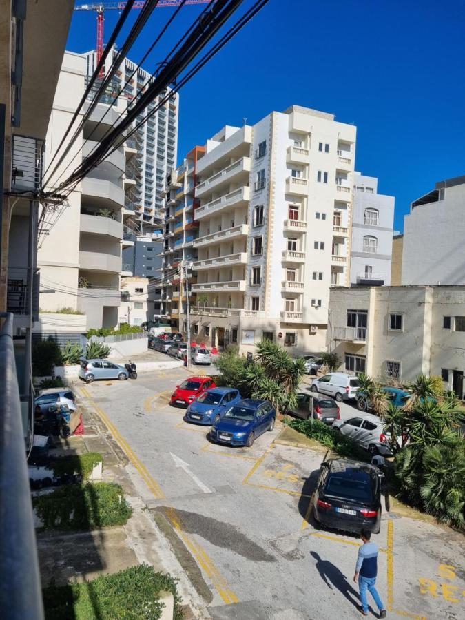 Korzo Suites Paceville Сент Джулианс Экстерьер фото
