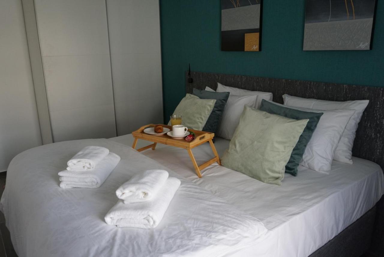 Korzo Suites Paceville Сент Джулианс Экстерьер фото
