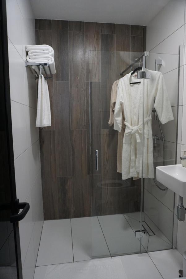 Korzo Suites Paceville Сент Джулианс Экстерьер фото
