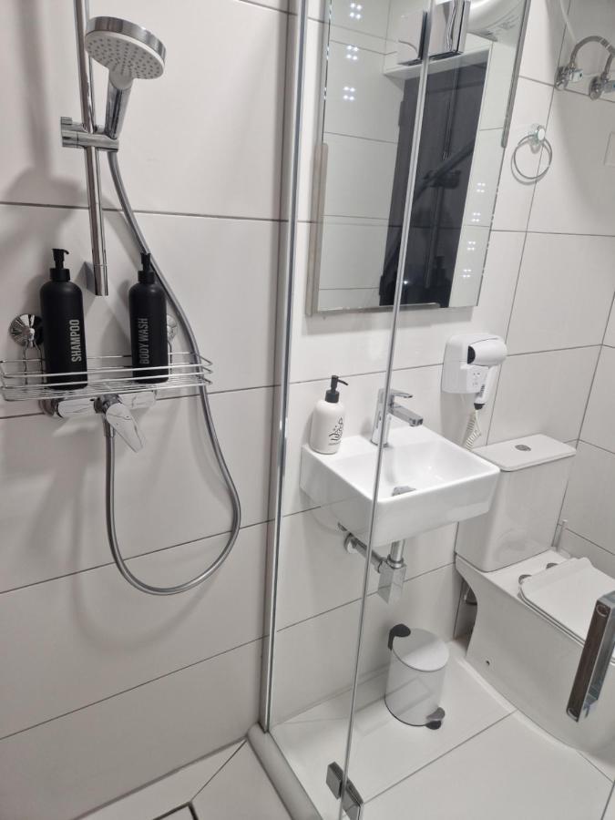 Korzo Suites Paceville Сент Джулианс Экстерьер фото